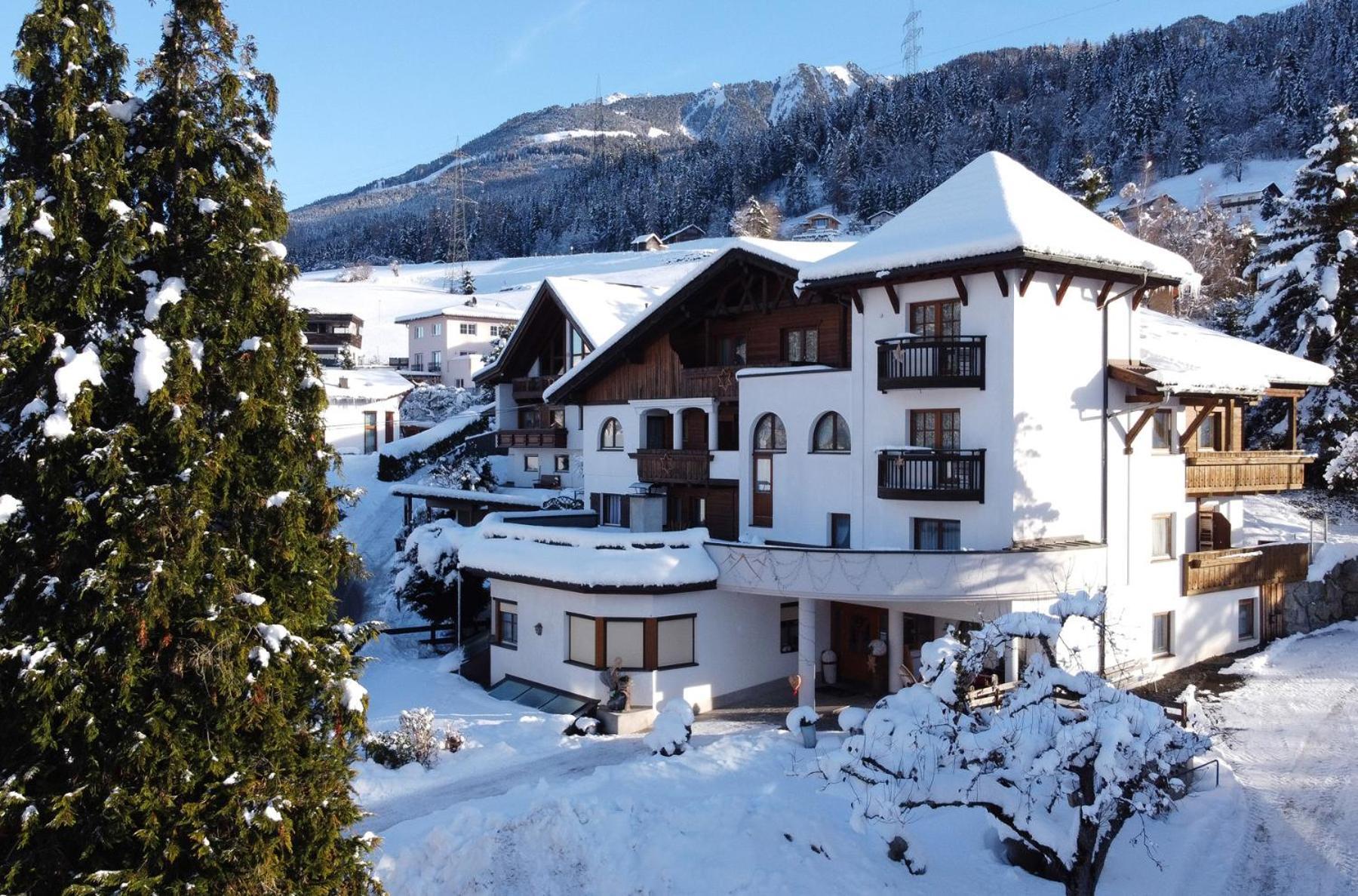 Ferienhotel Bergland Arzl im Pitztal Exterior photo