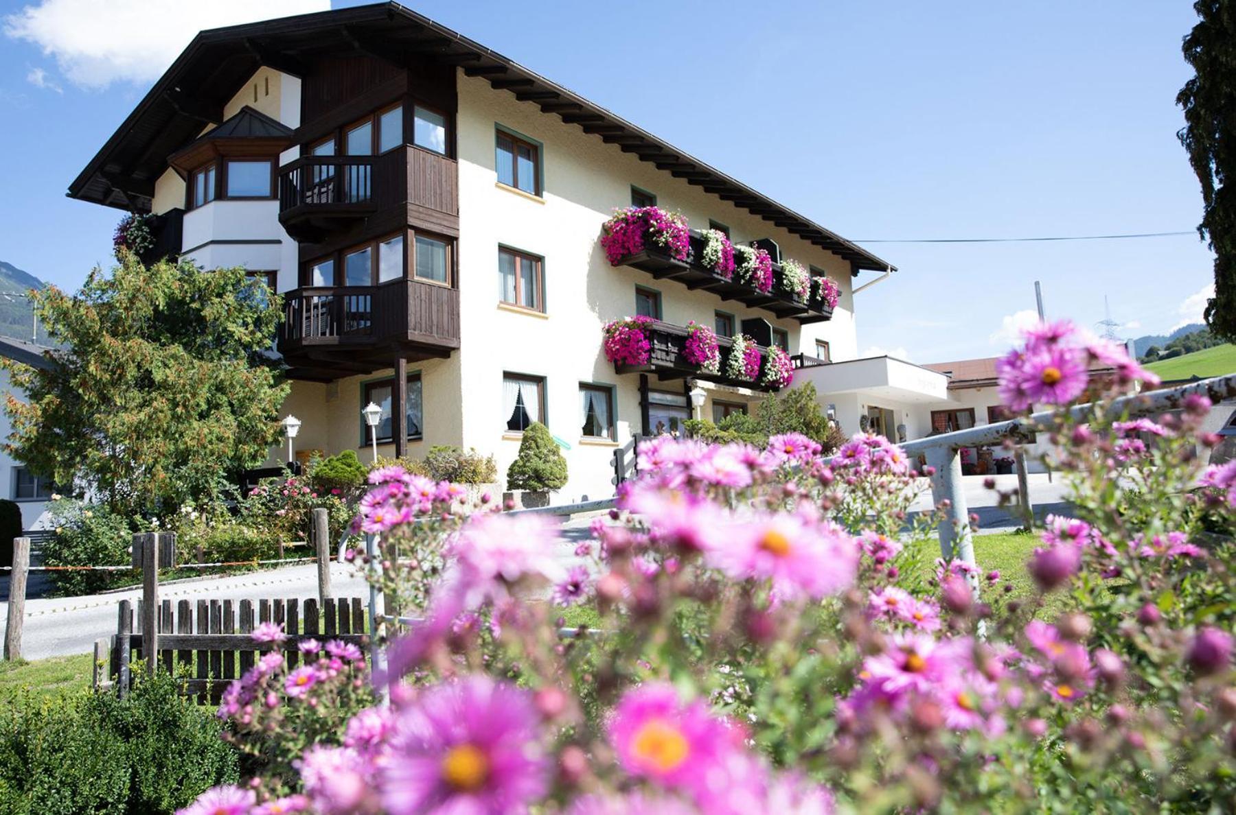 Ferienhotel Bergland Arzl im Pitztal Exterior photo